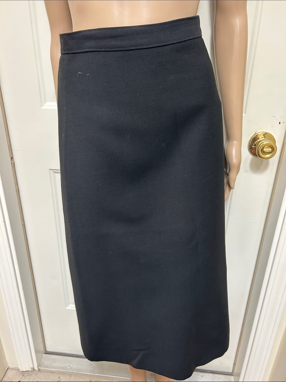 Vintage Black Fine Wool Midi Skirt - Sleek Straight Silhouette Size 8